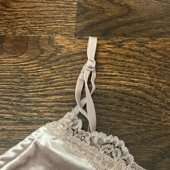 Garage Lace Velvety Cropped Top XS - Picture 3 of 3